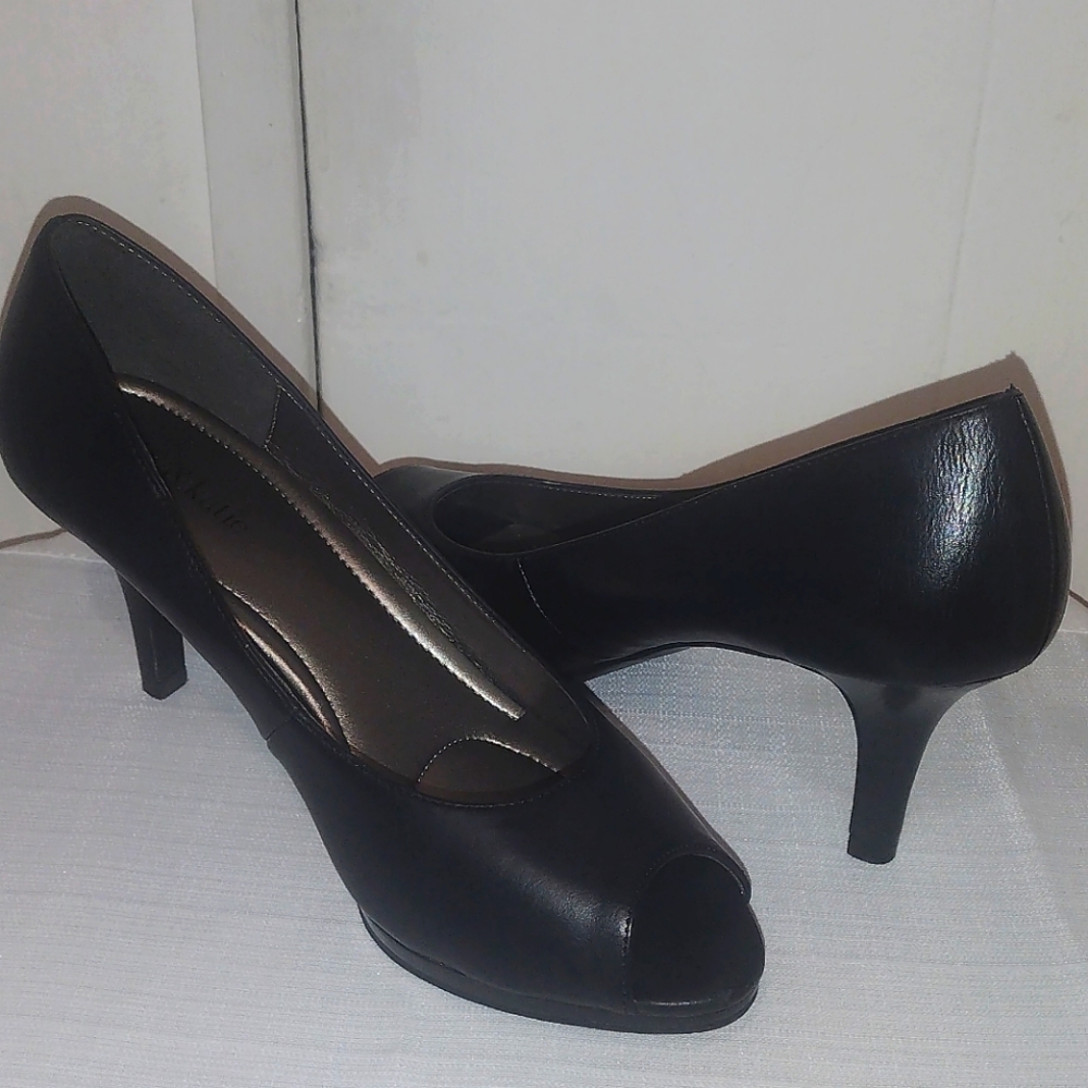 Kelly&Katie Size 10 Heels.